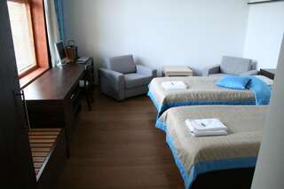 Отель Lodge Hotel Lohimaa Tervo Двухместный номер с 1 кроватью или 2 отдельными кроватями, вид на озеро-5
